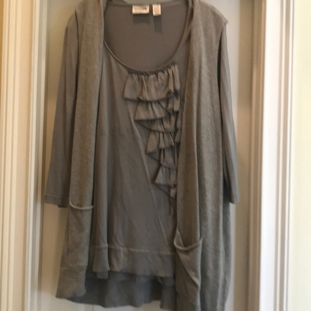 Sweater vest with 3/4 sleeve top